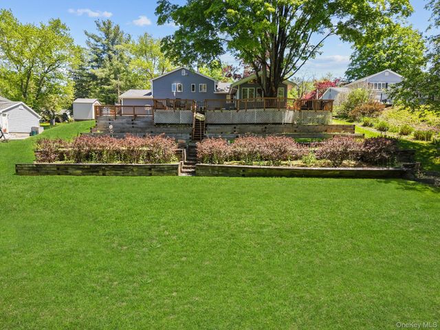 2463 N Pine Grove Court, Yorktown Heights, NY 10598