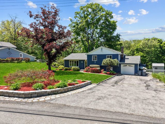 2463 N Pine Grove Court, Yorktown Heights, NY 10598