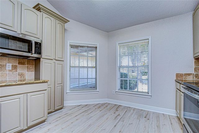 8756 HAMPDEN DRIVE, Tampa, FL 33626