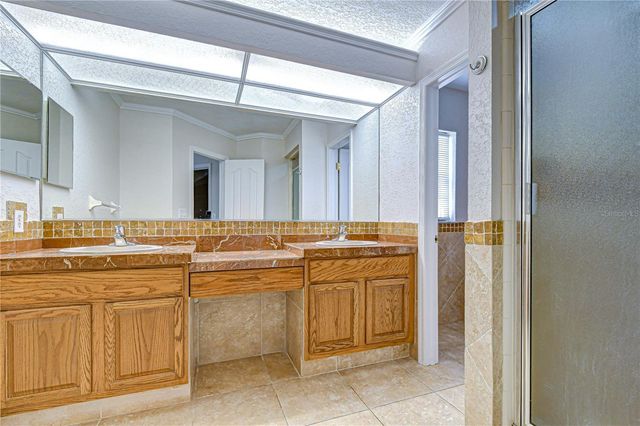 8756 HAMPDEN DRIVE, Tampa, FL 33626