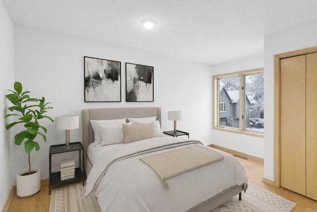 2260 Sherwood Court, Minnetonka, MN 55305