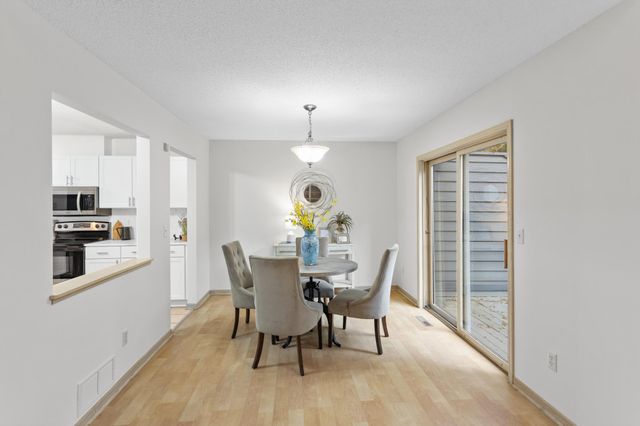 2260 Sherwood Court, Minnetonka, MN 55305