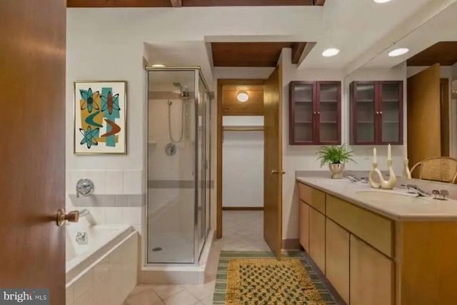 500 WALKER RD, Great Falls, VA 22066