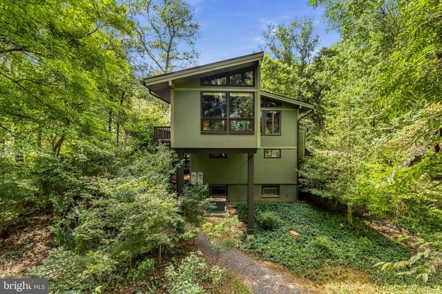 500 WALKER RD, Great Falls, VA 22066