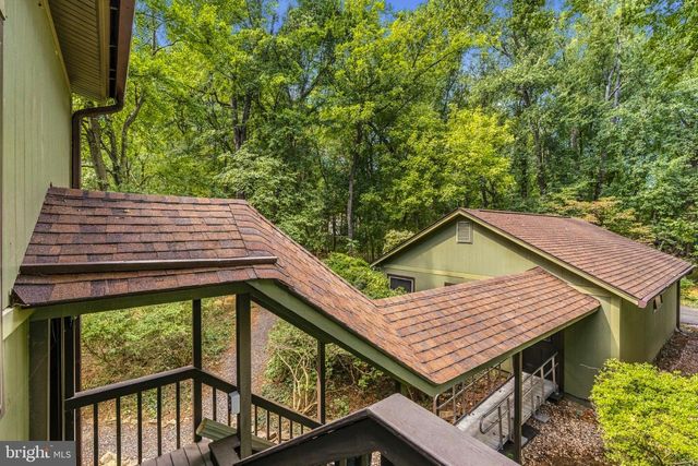 500 WALKER RD, Great Falls, VA 22066