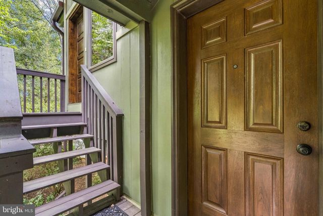 500 WALKER RD, Great Falls, VA 22066