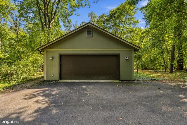 500 WALKER RD, Great Falls, VA 22066