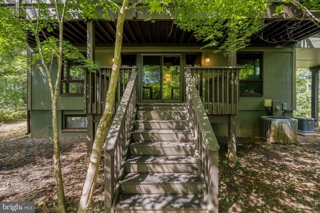 500 WALKER RD, Great Falls, VA 22066