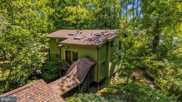 500 WALKER RD, Great Falls, VA 22066