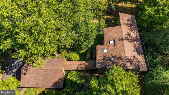 500 WALKER RD, Great Falls, VA 22066