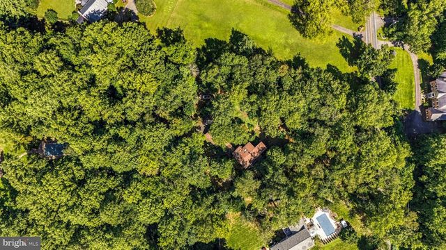 500 WALKER RD, Great Falls, VA 22066