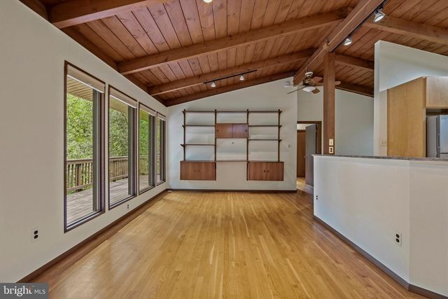500 WALKER RD, Great Falls, VA 22066
