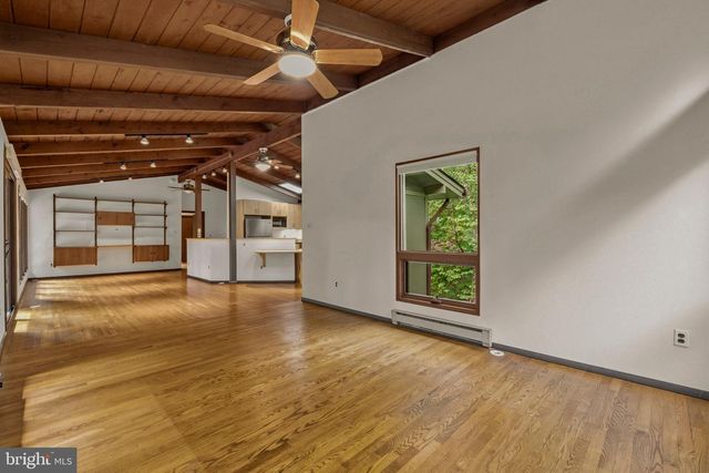 500 WALKER RD, Great Falls, VA 22066