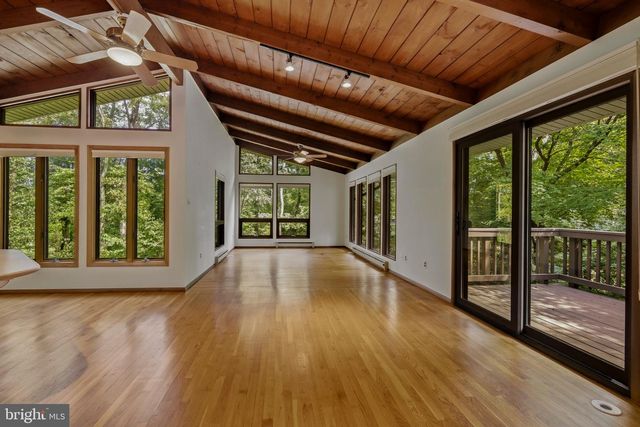 500 WALKER RD, Great Falls, VA 22066
