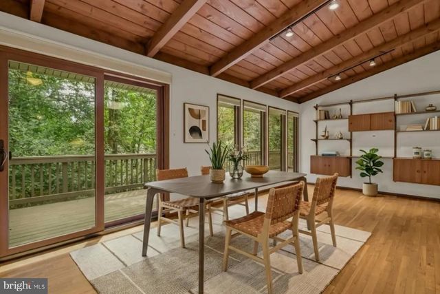 500 WALKER RD, Great Falls, VA 22066