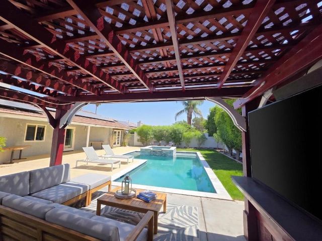77663 Edinborough Street, Palm Desert, CA 92211