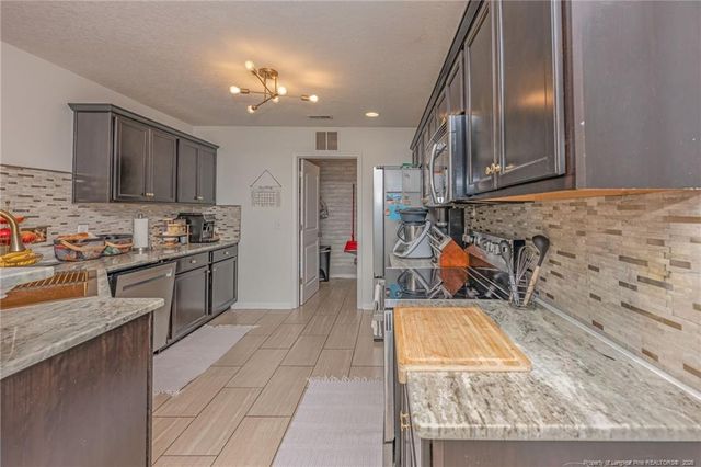 5264 Goshawk Drive, Hope Mills, NC 28348