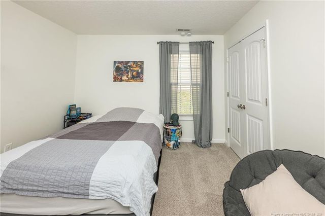 5264 Goshawk Drive, Hope Mills, NC 28348