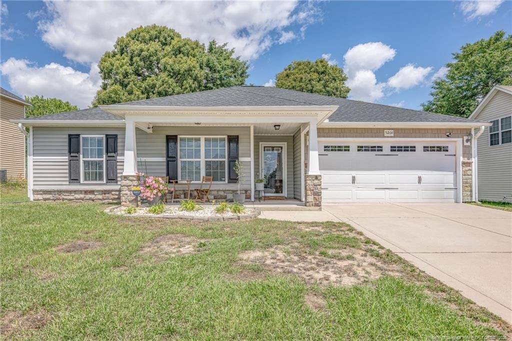5264 Goshawk Drive, Hope Mills, NC 28348