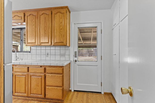 8865 Phoenix Ave, Fair Oaks, CA 95628