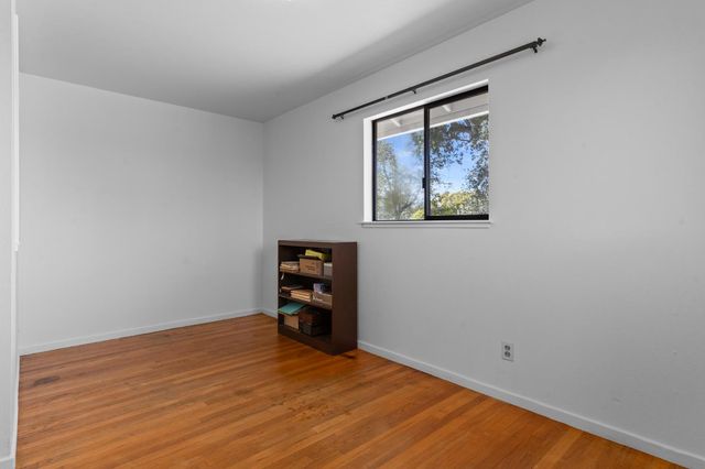 8865 Phoenix Ave, Fair Oaks, CA 95628