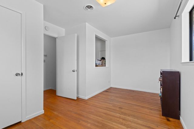 8865 Phoenix Ave, Fair Oaks, CA 95628