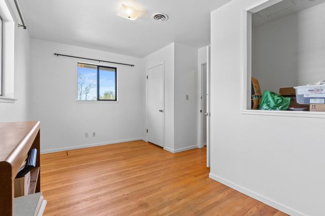 8865 Phoenix Ave, Fair Oaks, CA 95628