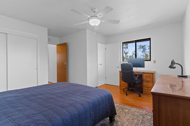 8865 Phoenix Ave, Fair Oaks, CA 95628