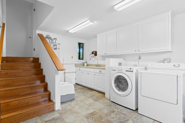 8865 Phoenix Ave, Fair Oaks, CA 95628