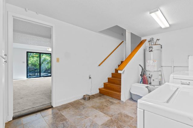 8865 Phoenix Ave, Fair Oaks, CA 95628