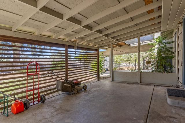 8865 Phoenix Ave, Fair Oaks, CA 95628
