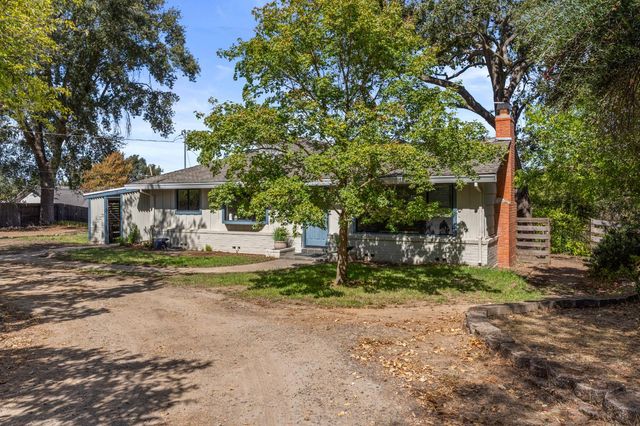 8865 Phoenix Ave, Fair Oaks, CA 95628