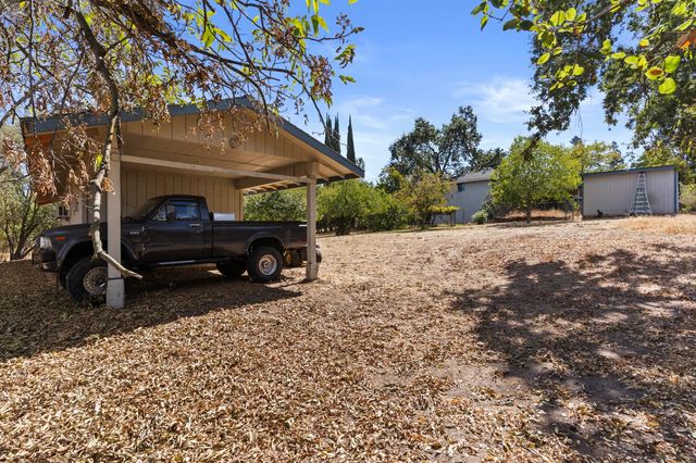8865 Phoenix Ave, Fair Oaks, CA 95628