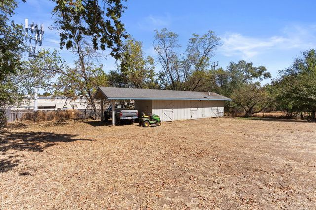 8865 Phoenix Ave, Fair Oaks, CA 95628
