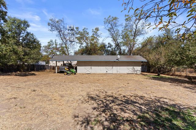 8865 Phoenix Ave, Fair Oaks, CA 95628