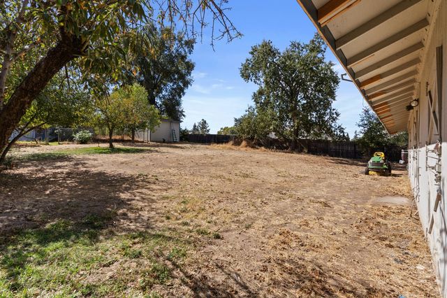 8865 Phoenix Ave, Fair Oaks, CA 95628