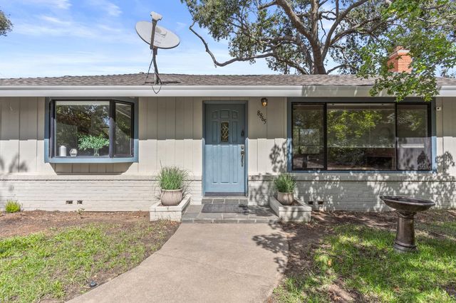 8865 Phoenix Ave, Fair Oaks, CA 95628
