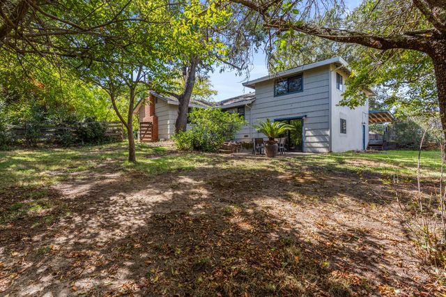 8865 Phoenix Ave, Fair Oaks, CA 95628