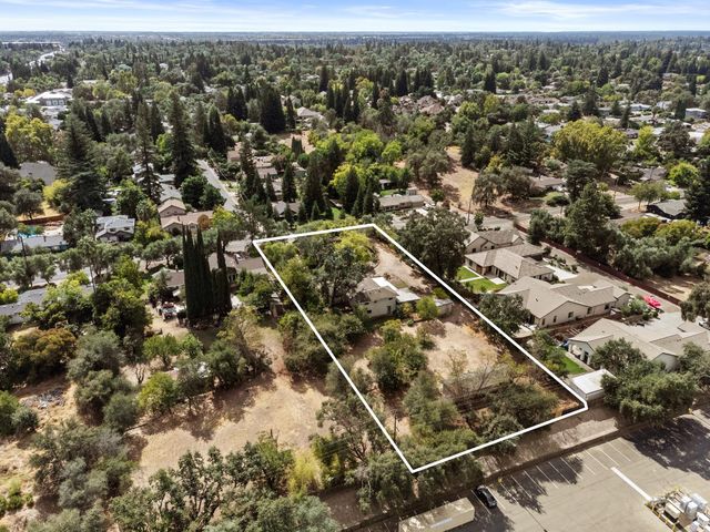 8865 Phoenix Ave, Fair Oaks, CA 95628