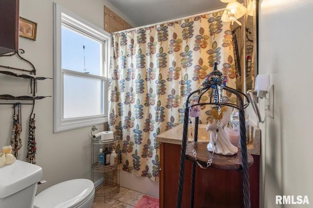 6314 W FARMINGTON Road, Peoria, IL 61604