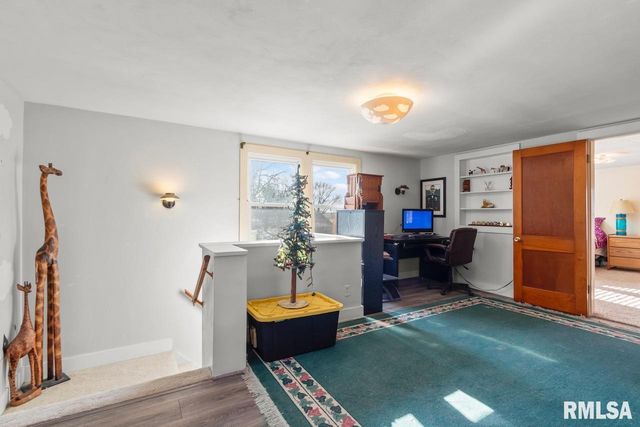 6314 W FARMINGTON Road, Peoria, IL 61604