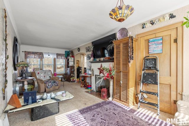 6314 W FARMINGTON Road, Peoria, IL 61604