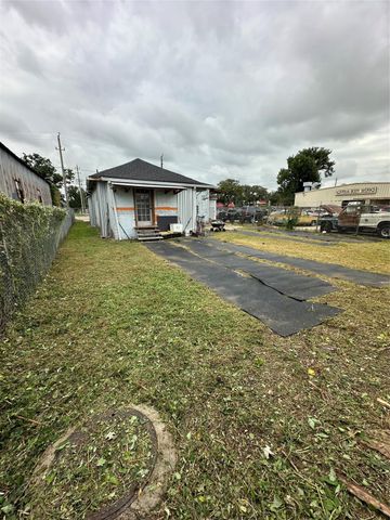 304 Lockwood Drive, Houston, TX 77011