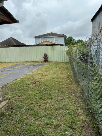 304 Lockwood Drive, Houston, TX 77011