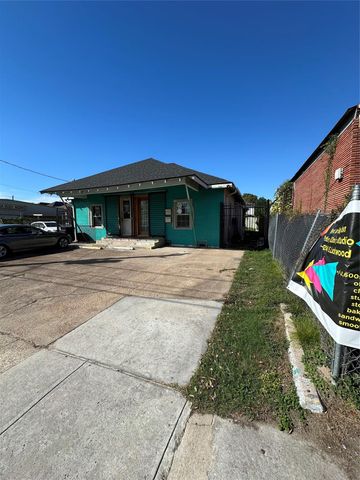 304 Lockwood Drive, Houston, TX 77011