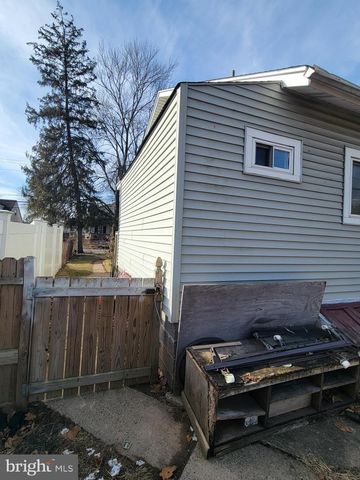 811 WASHINGTON AVE, Croydon, PA 19021