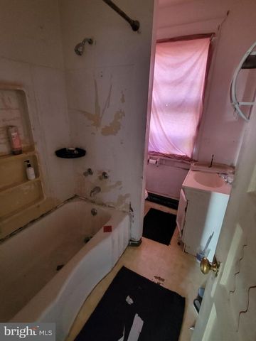 811 WASHINGTON AVE, Croydon, PA 19021