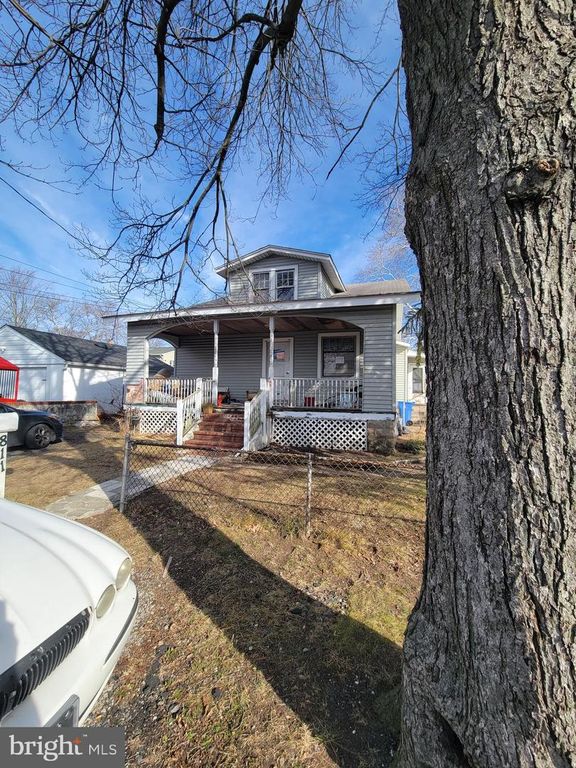 811 WASHINGTON AVE, Croydon, PA 19021