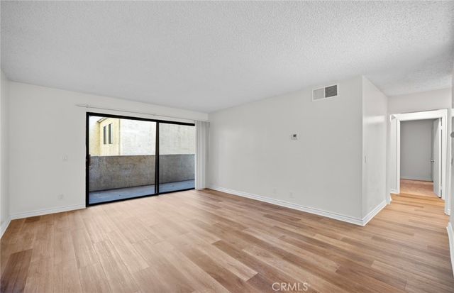 600 600 W 3rd Street W 107, Santa Ana, CA 92701