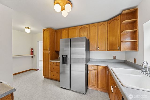 2225 E 64th Street, Tacoma, WA 98404